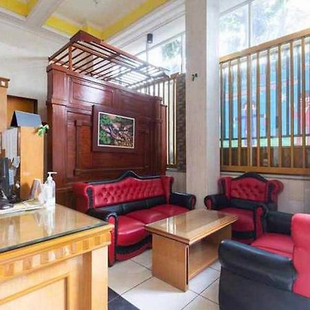 Homestay Gayatri Sawojajar Near Univ Negeri Malang Kampus 2 Mitra Reddoorz Екстер'єр фото