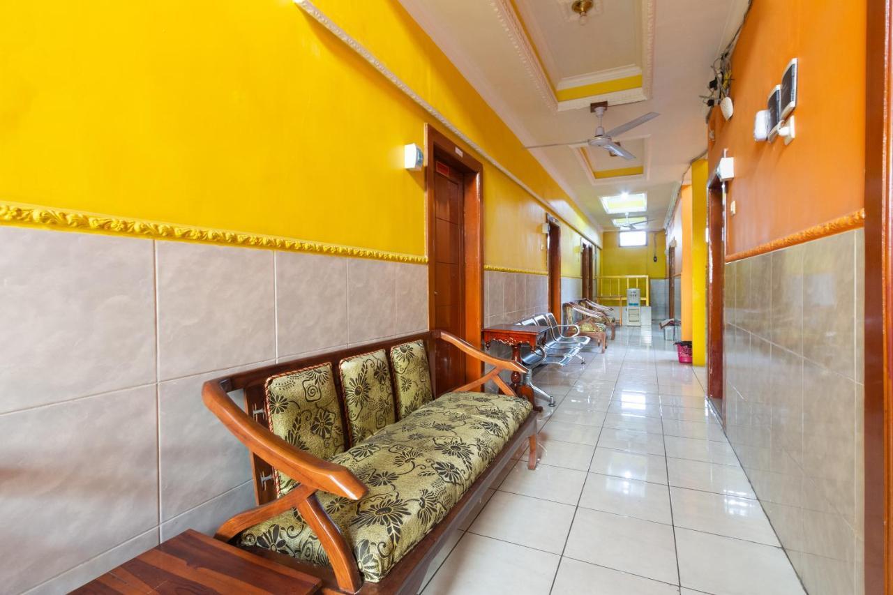 Homestay Gayatri Sawojajar Near Univ Negeri Malang Kampus 2 Mitra Reddoorz Екстер'єр фото