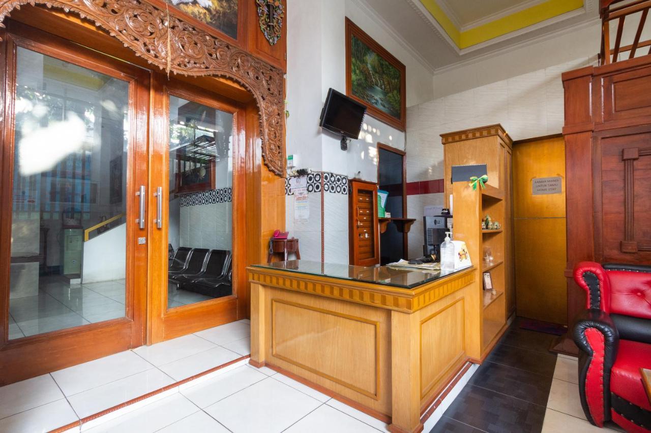 Homestay Gayatri Sawojajar Near Univ Negeri Malang Kampus 2 Mitra Reddoorz Екстер'єр фото