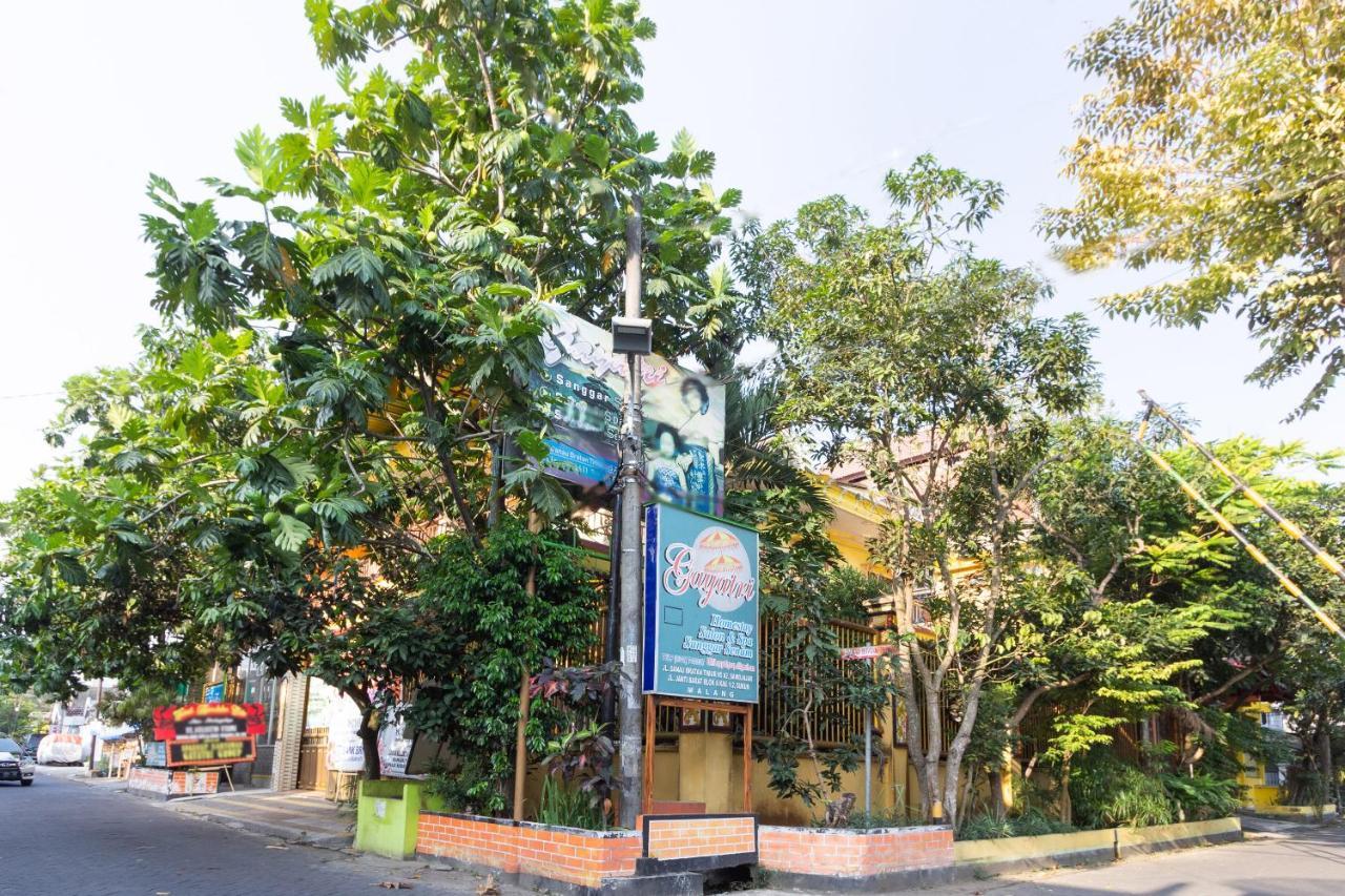 Homestay Gayatri Sawojajar Near Univ Negeri Malang Kampus 2 Mitra Reddoorz Екстер'єр фото