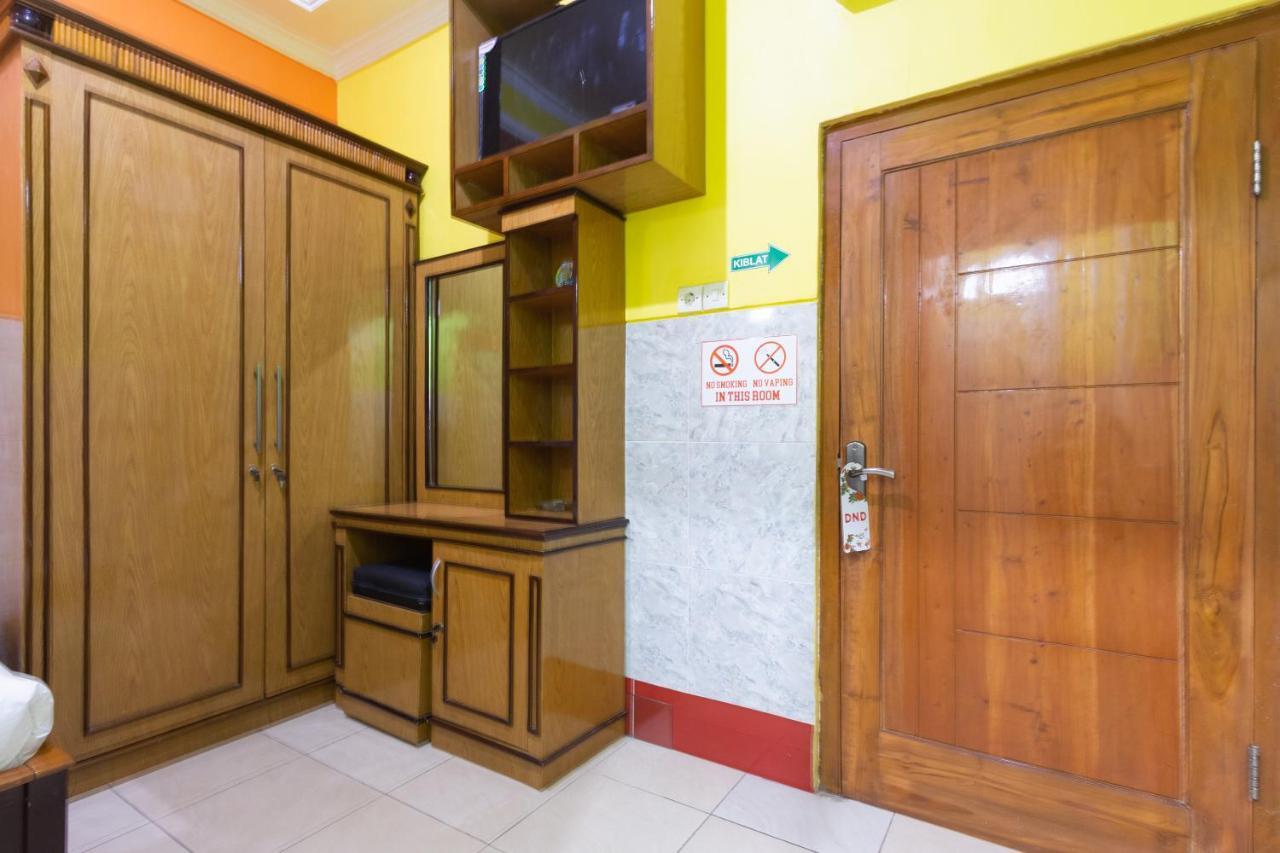 Homestay Gayatri Sawojajar Near Univ Negeri Malang Kampus 2 Mitra Reddoorz Екстер'єр фото