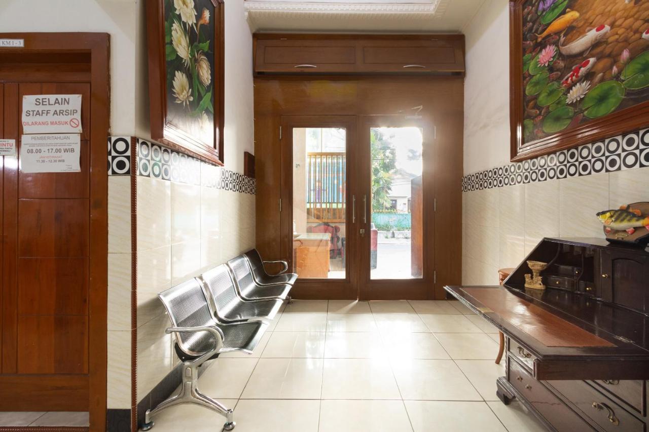 Homestay Gayatri Sawojajar Near Univ Negeri Malang Kampus 2 Mitra Reddoorz Екстер'єр фото