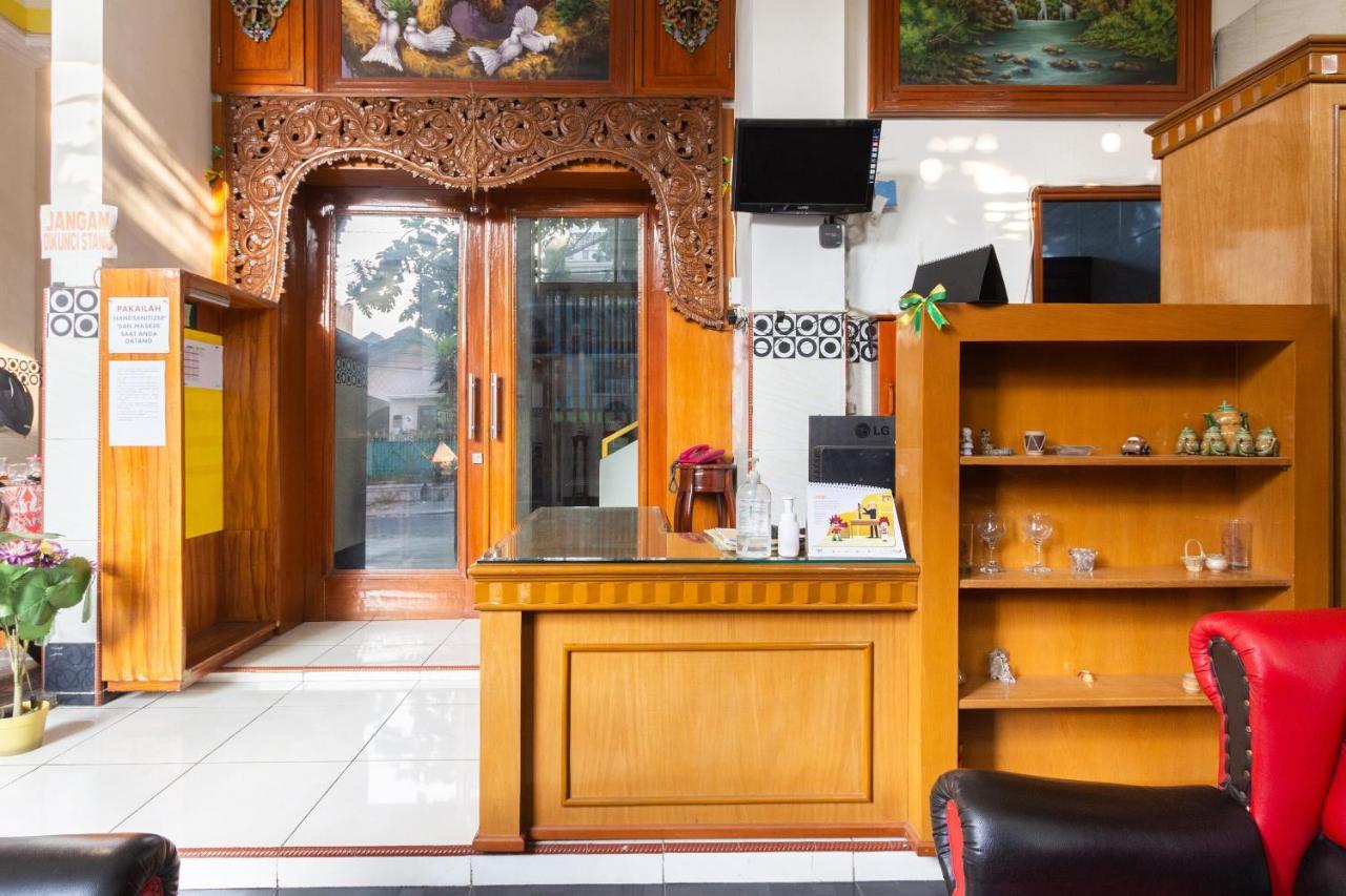 Homestay Gayatri Sawojajar Near Univ Negeri Malang Kampus 2 Mitra Reddoorz Екстер'єр фото