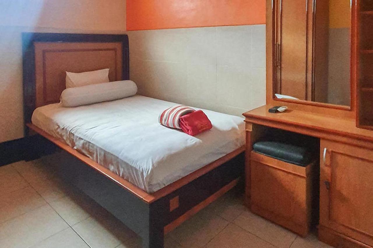 Homestay Gayatri Sawojajar Near Univ Negeri Malang Kampus 2 Mitra Reddoorz Екстер'єр фото